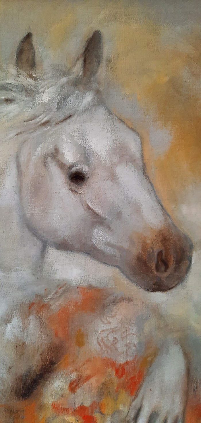 Caballo y bella con flores