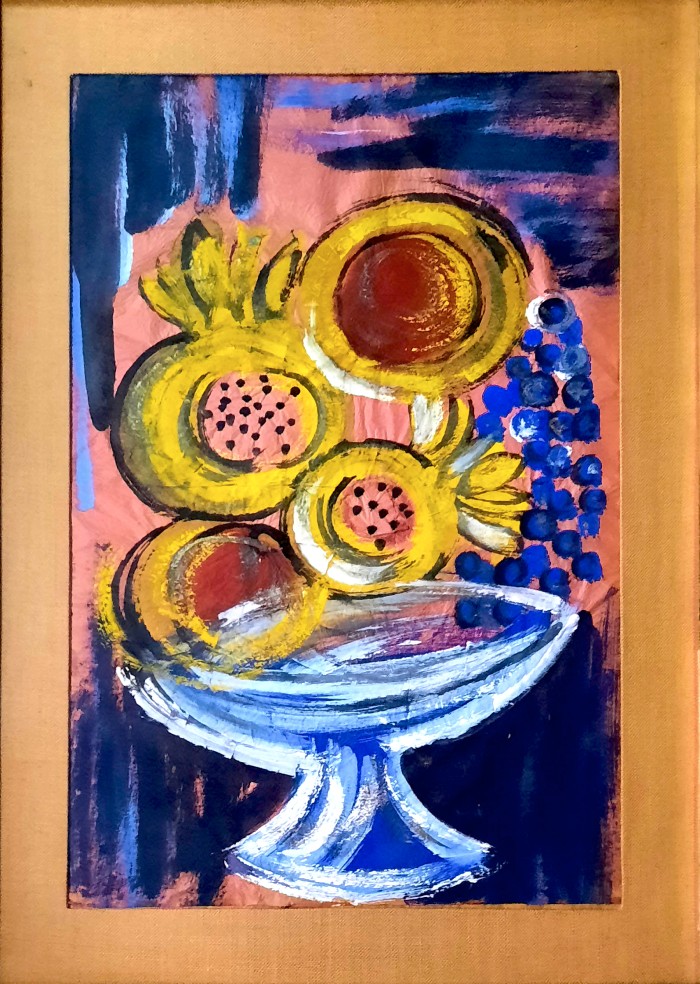 Frutero con granadas y uvas