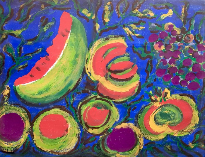 Naturaleza muerta sobre fondo azul