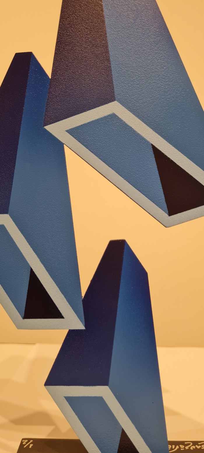 Perspectiva Azul Cono S