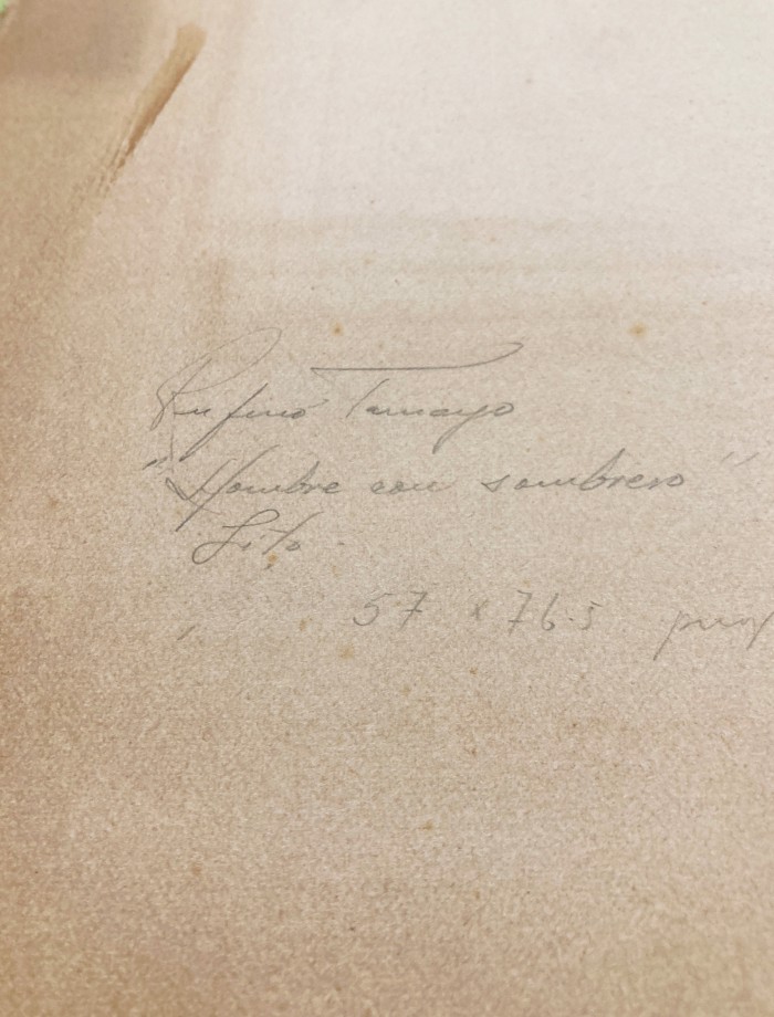 Hombre en Fondo Verde